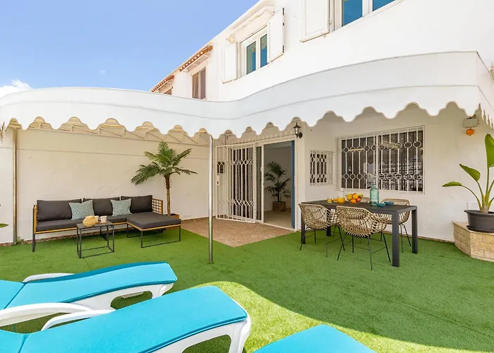 Canarian Holiday Home - Yucatan Coastal Hideaway